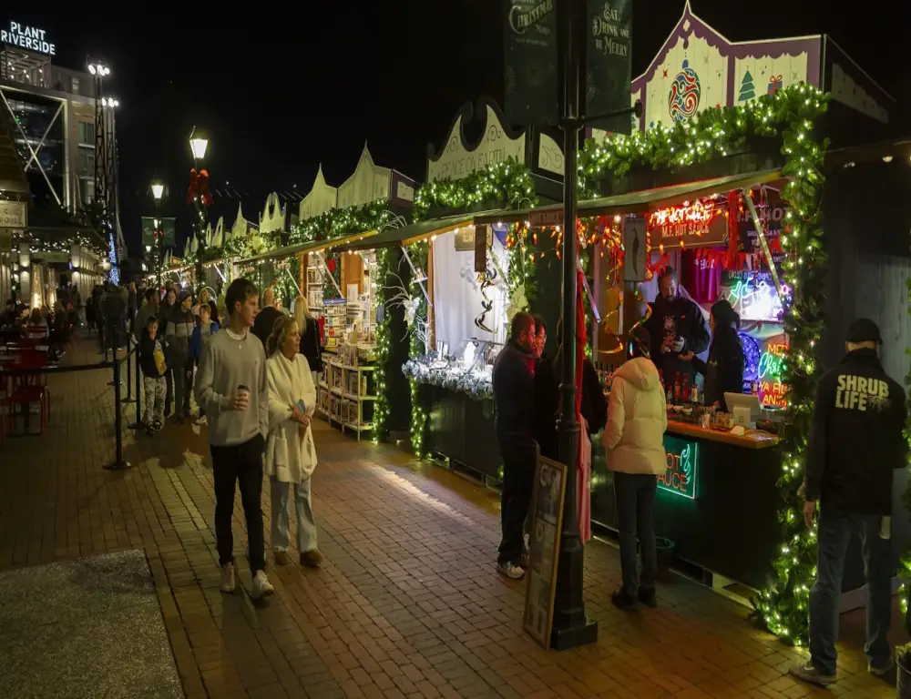 Enmarket Savannah Bridge Run Christmas Market