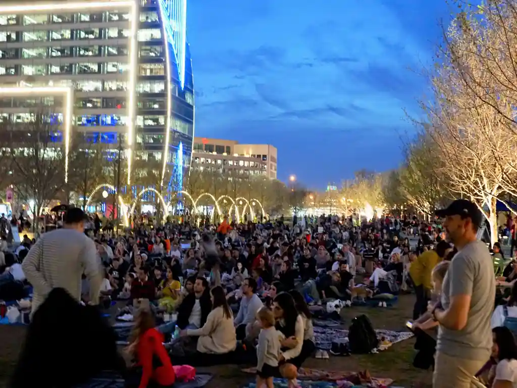 Klyde Warren Park Holiday Market