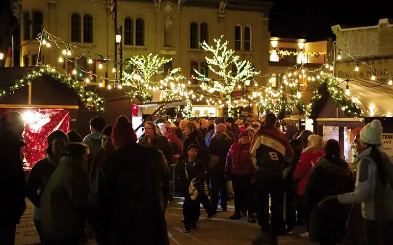 Oconomowoc Village Green Christmas Market