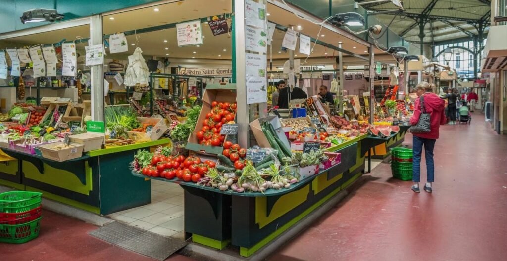 Place du Père Chaillet Organic Market, Paris (11th arr.)