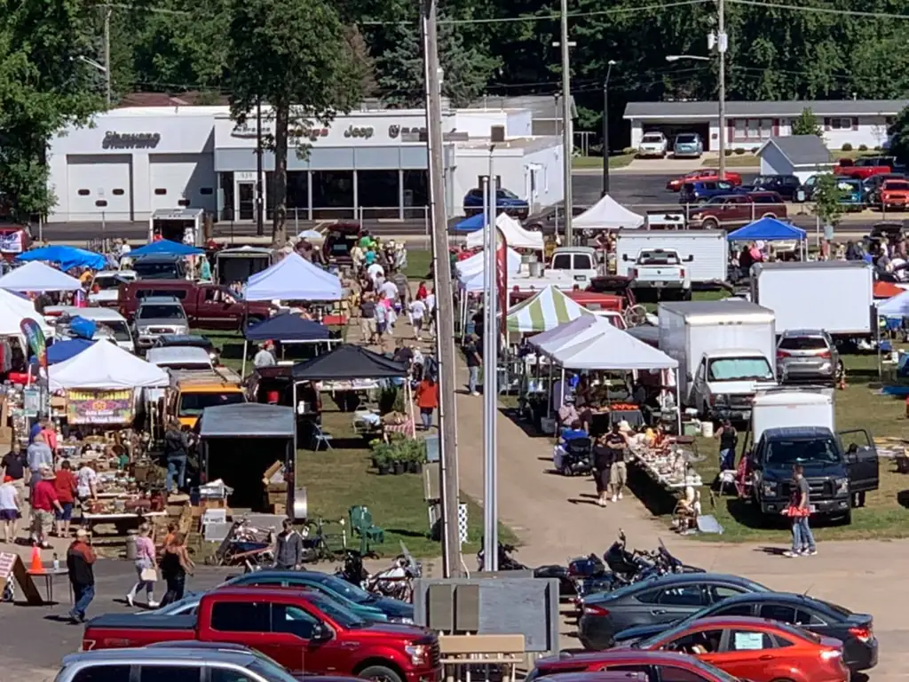Shawano Wisconsin Flea Marke