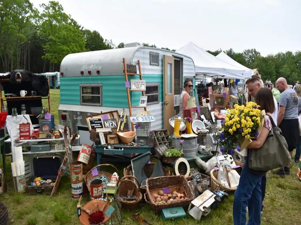 new hampshire flea markets