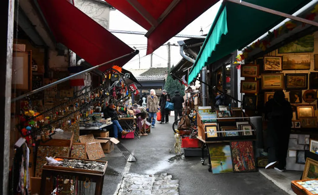 What Sells the Best at Flea Markets